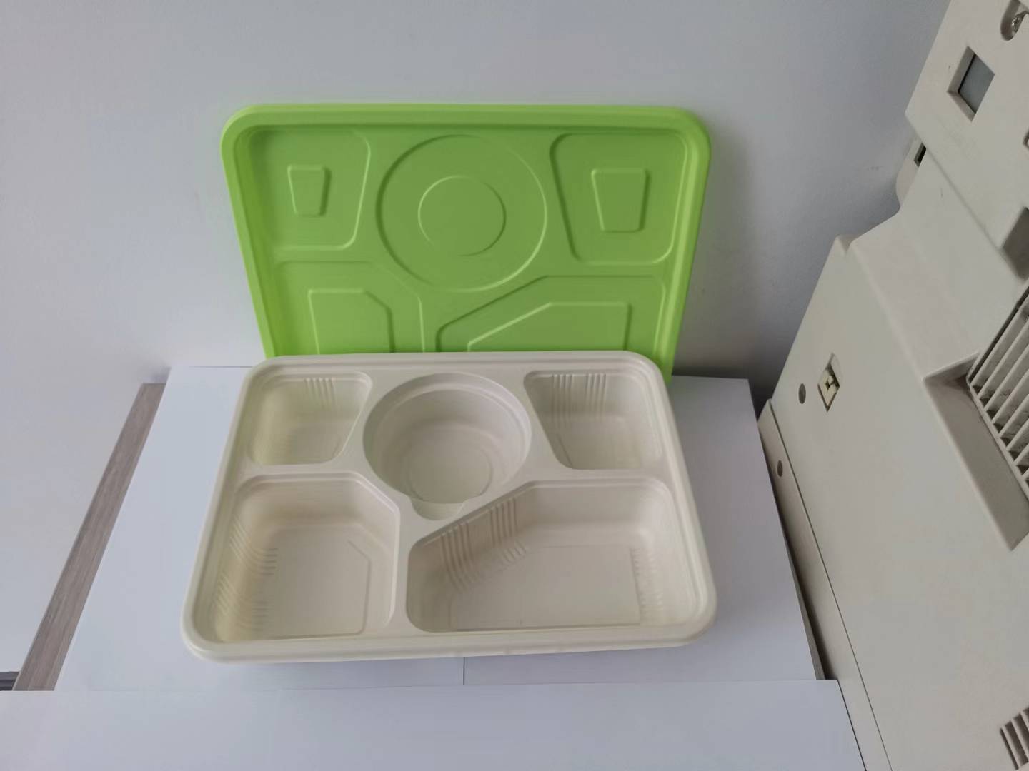 精品五格餐盒